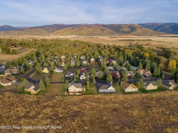 810 Eagles Rest Dr, Driggs, ID 83422