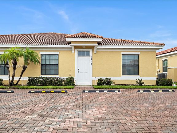 2nd image of 1814 Coriander Dr