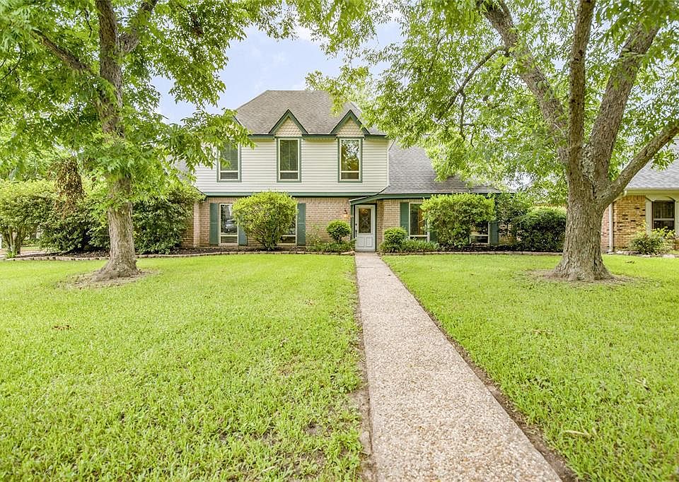 1st image of 8938 Pine Shores Dr