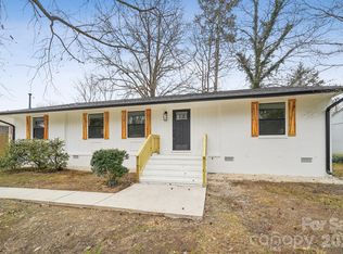 3900 Foxford Pl, Charlotte, NC 28215