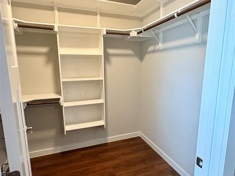 241 Rose Dr #B — Photo 11