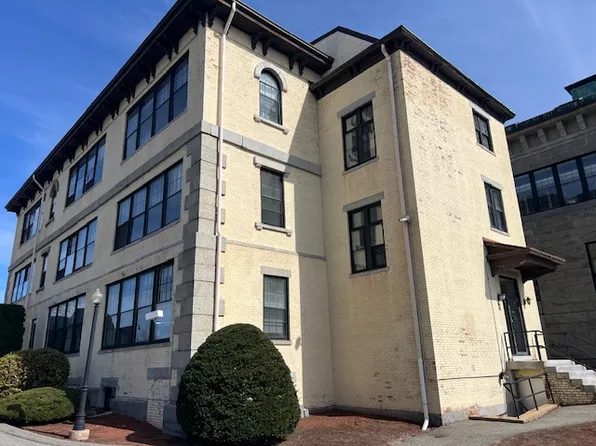201 Thorndike St Unit 1-27, Lowell, MA 01852