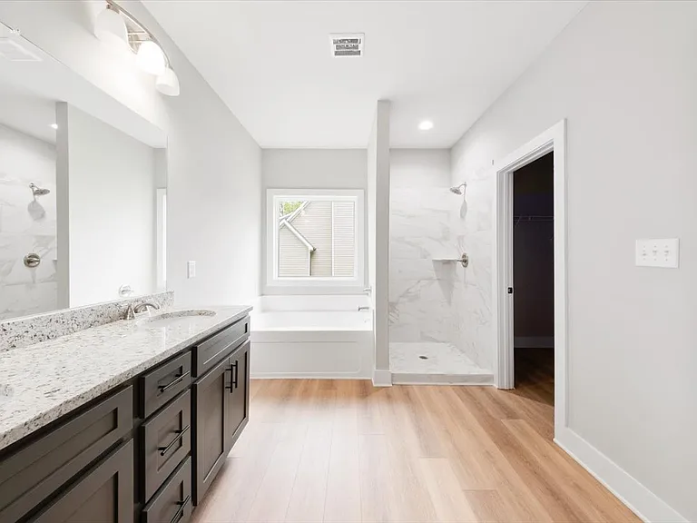 202 Railroad St — Photo 17