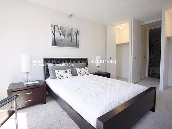 3rd image of 553 W Madison St #4304