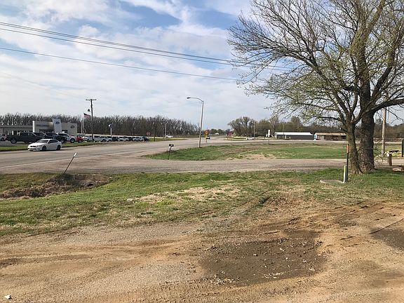5th image of 0000 N East Ave