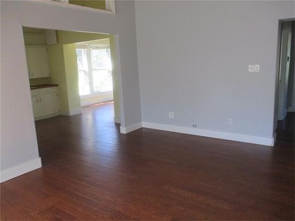 5th image of 323 Cedar Ln