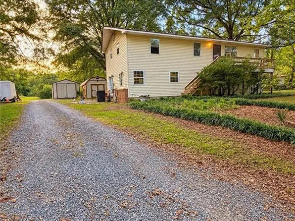 6468 Hampton Rd, Clemmons, NC 27012