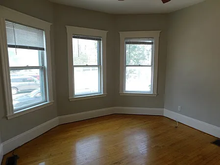 3 bed, 1.0 bath, $4,550 — Photo 4