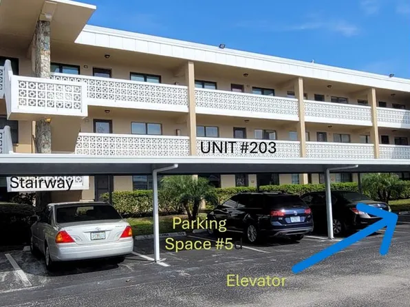 4920 Locust St NE APT 203, Saint Petersburg, FL 33703