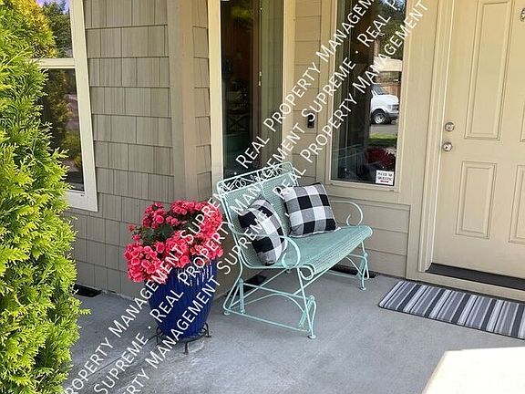 4th image of 7105 Spencer Ave NE