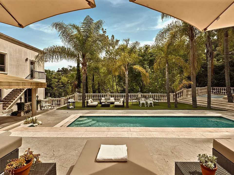 3780 Multiview Dr
