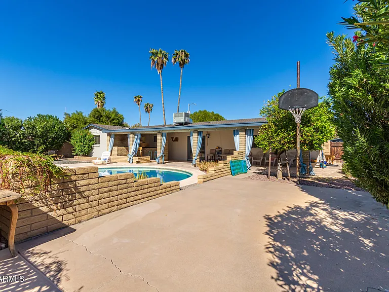 2311 W Del Oro Cir — Photo 32