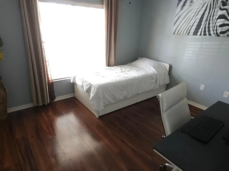 3926 Constantine Loop — Photo 31