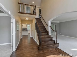 40W017 Carl Sandburg Rd, St Charles, IL 60175