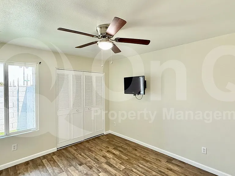 6836 S Jentilly Ln — Photo 13