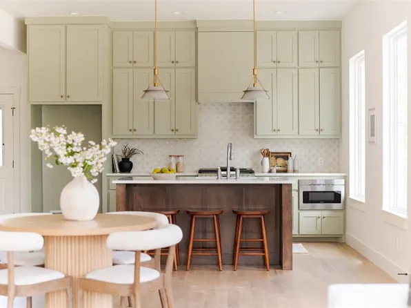 8 N Walnut St, Edmond, OK 73003