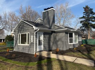 615 Polo Dr, Wheaton, IL 60187