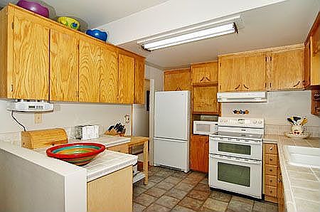4th image of 17253 Ambaum Blvd S