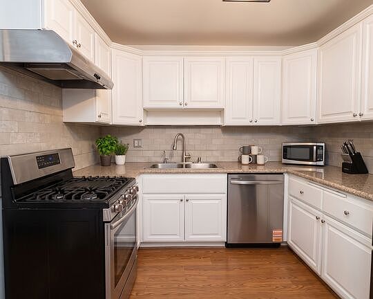 5th image of 1336 Yale St APT 6