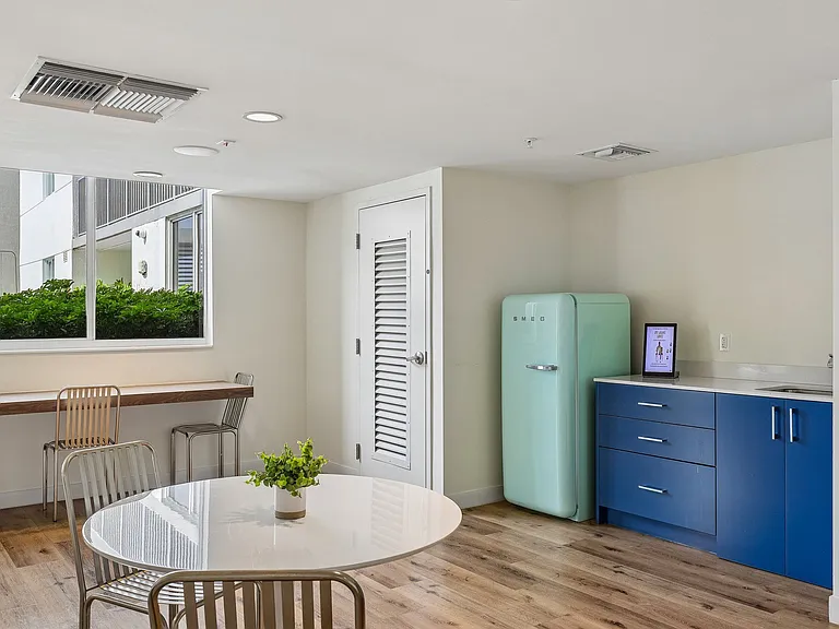 Riverview One Apartments — Photo 21