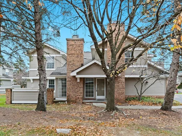 6798 Andiron Ct, West Bloomfield, MI 48322