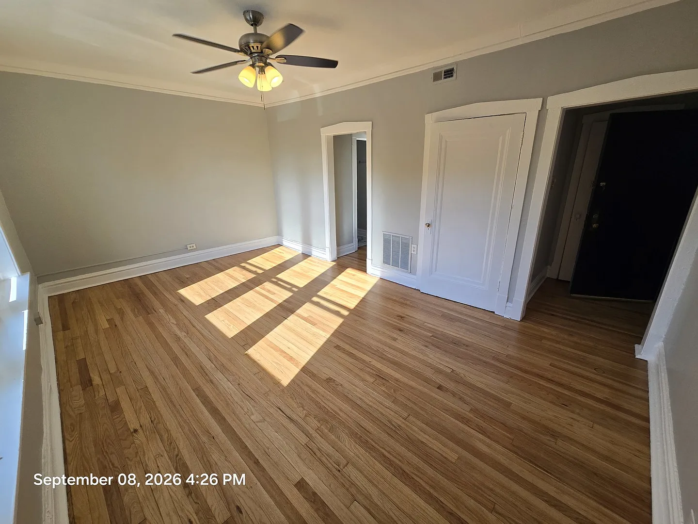 Studio, 500 sqft, $1,250 — Photo 2