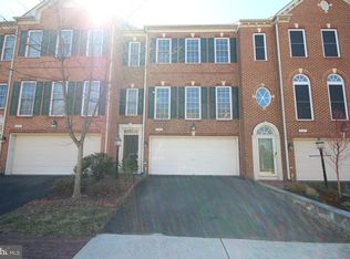 8025 Samuel Wallis St, Lorton, VA 22079