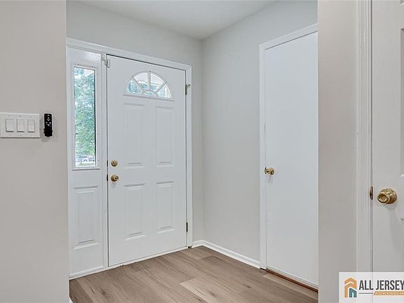 5th image of 134 Old Beekman Rd