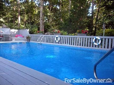 huge heated pool & spa
						:
						heated pool, built-in hot tub and outdoor shower with music system,