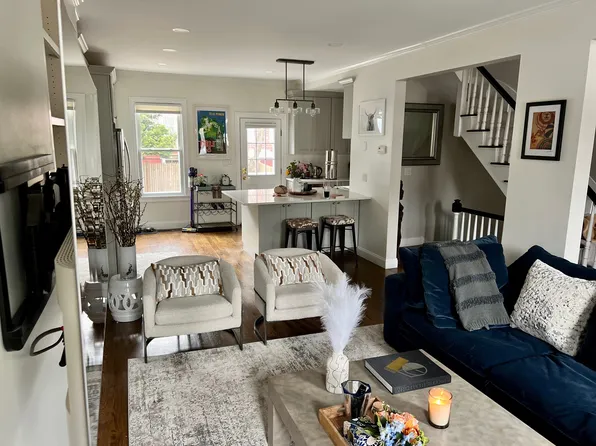 397 E 5th St, South Boston, MA 02127