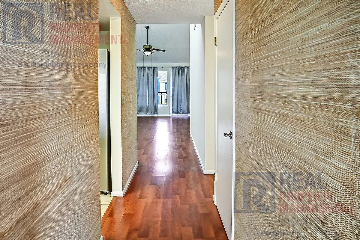Building Photo - 251 Fenwick Dr #14