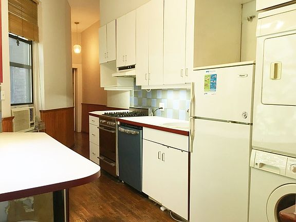 3rd image of 148 W 16th St APT 3