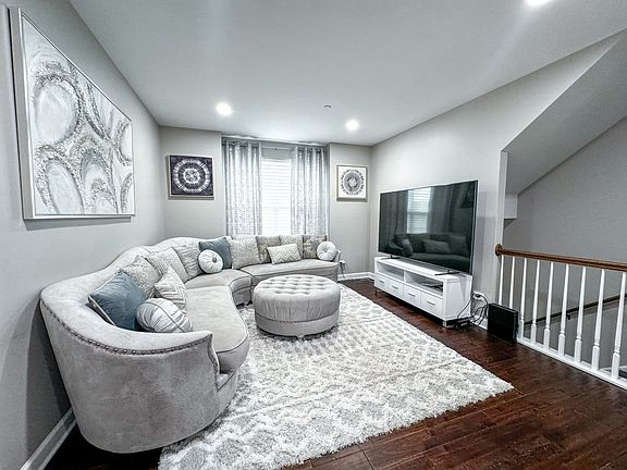 5th image of 4109 Royal Mews Cir