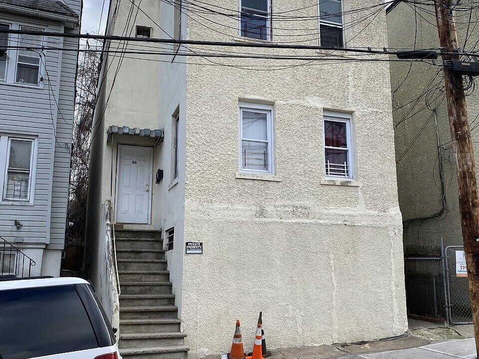 2nd image of 26 Stanley Ave