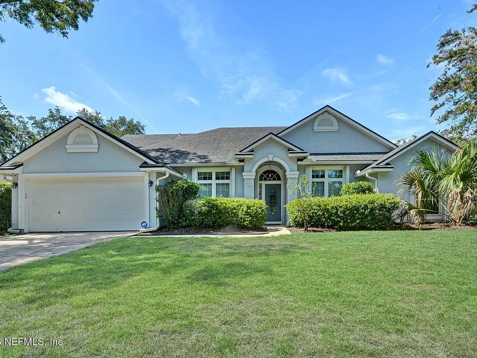 952 Blackberry Ln