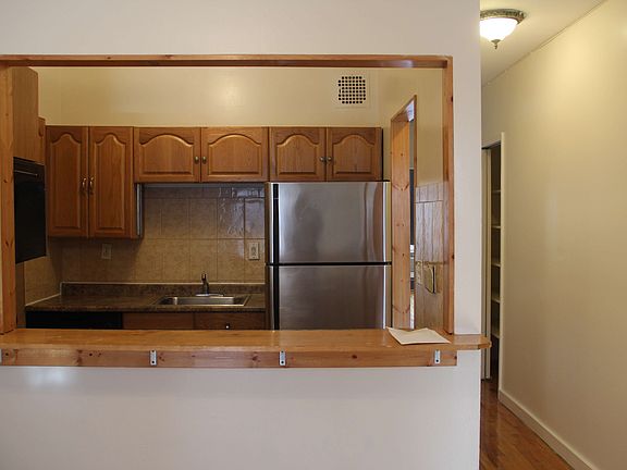 5th image of 103 16th St Fl 3