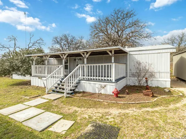 804 Hollow Tree, La Vernia, TX 78121