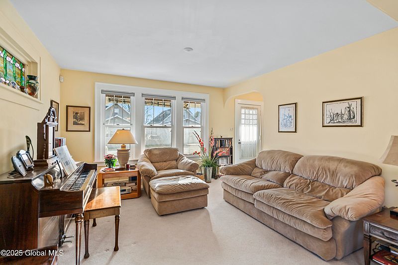 3rd image of 1537 Van Cortland Street