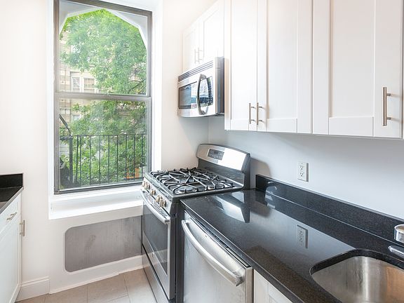 4th image of 60 W 76th St APT 2H
