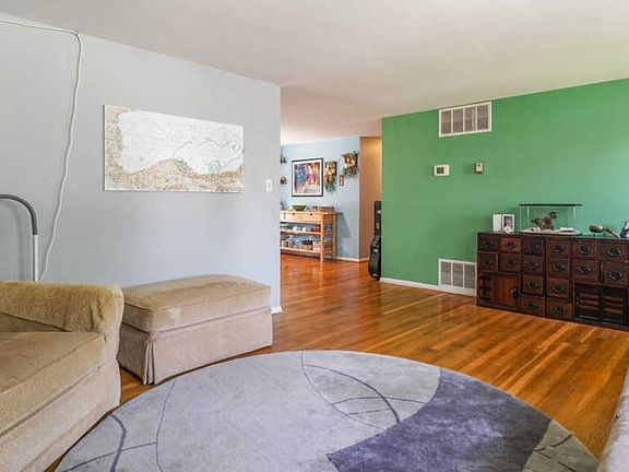 5th image of 5 Sharonwood Ct