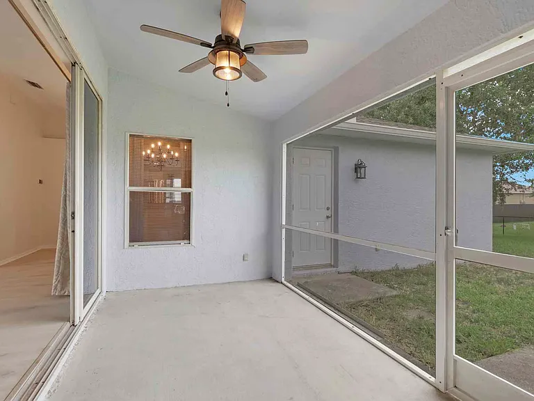 2124 NW 18th Ave — Photo 19