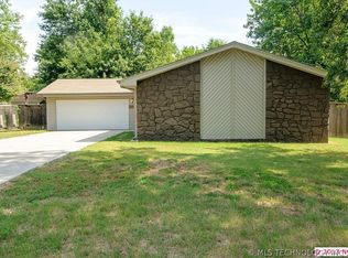 6323 S 29th West Pl, Tulsa, OK 74132