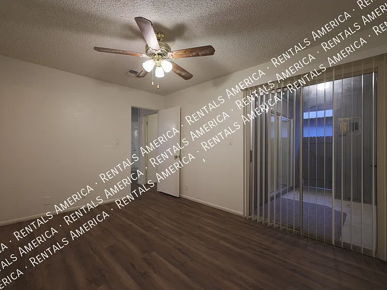 9029 W Elm St #8 — Photo 24