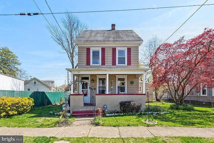 1st image of 619 Mulberry St