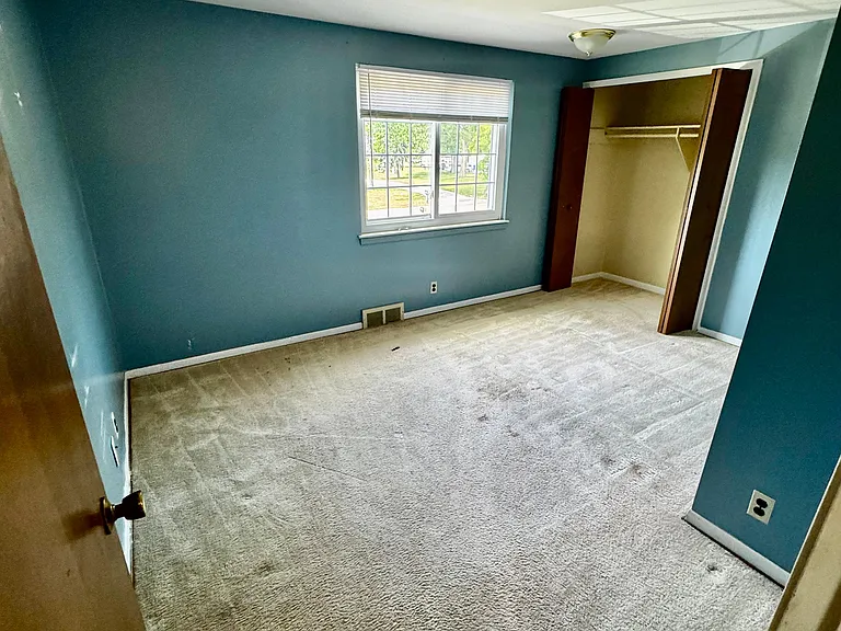 10922 Chicago Rd — Photo 14