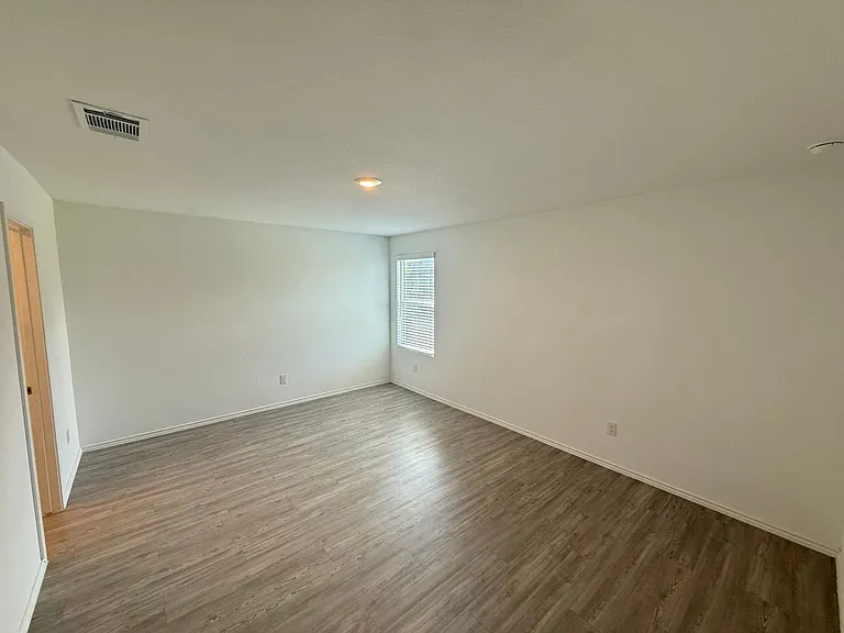 5750 Companion Loop — Photo 13