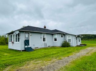 6998 River Rd, Canaan, VT 05903