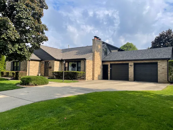 2110 13th St, Peru, IL 61354
