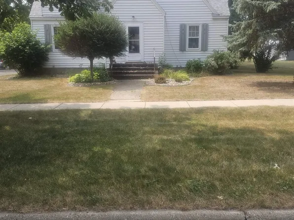 715 N McKenzie St, Luverne, MN 56156
