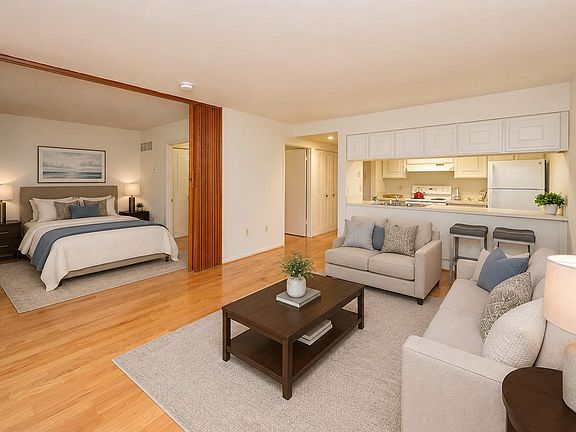 2nd image of 3632 Gleneagles Dr #8-1F